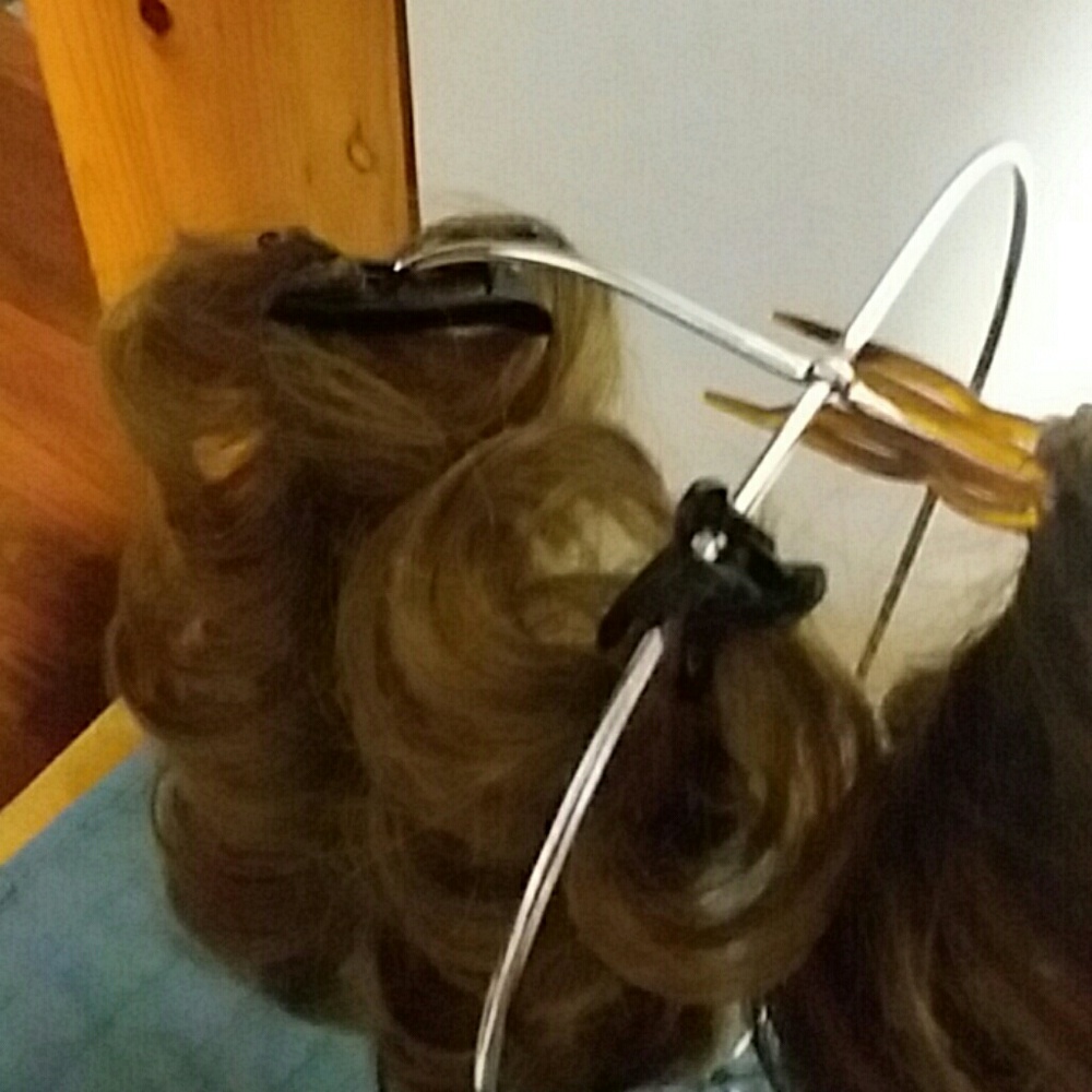 Wig Tails - Picture 2 of 3